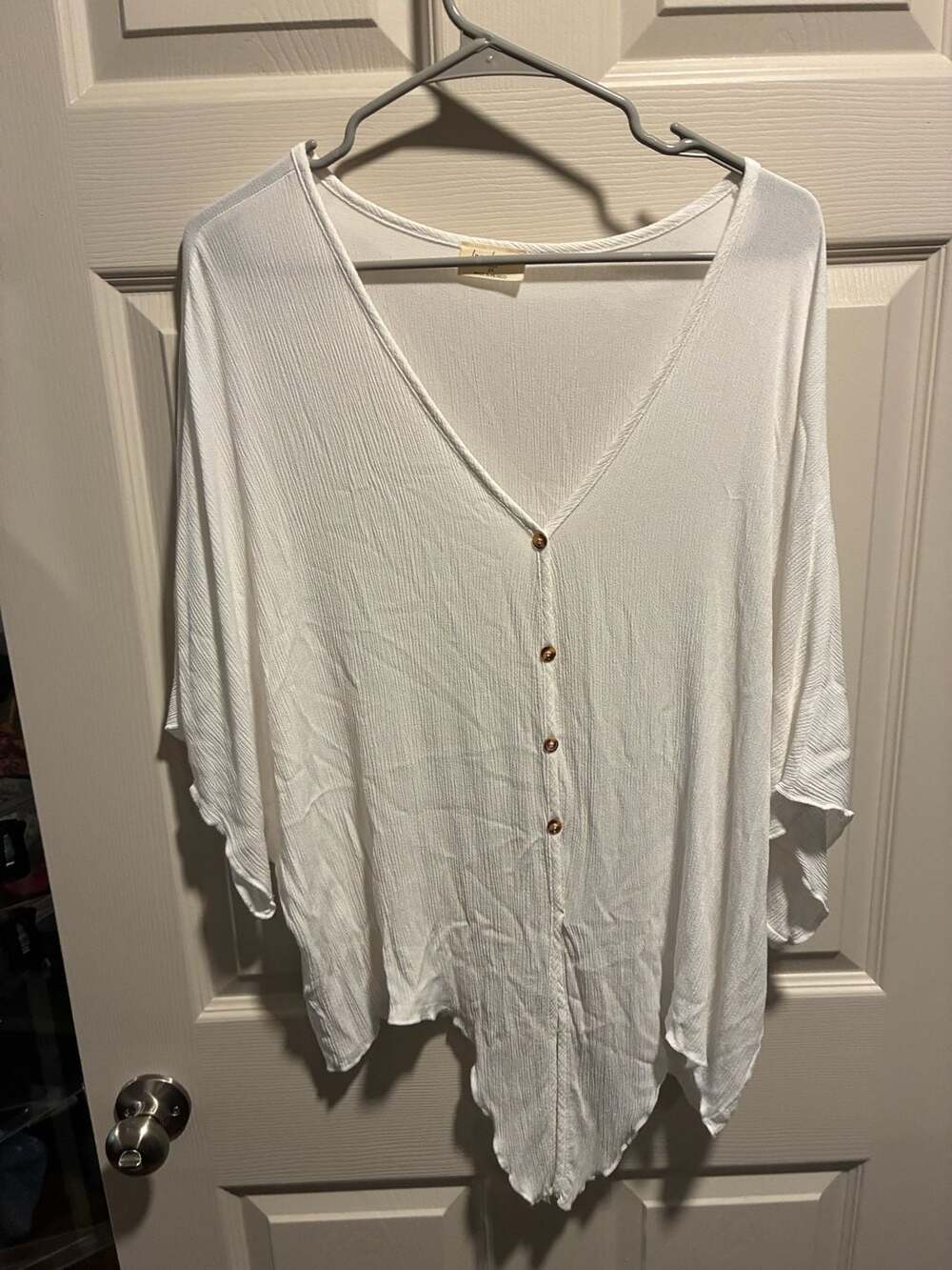 Free Kisses Plus Size White V-Neck Button Front Tie-Hem Blouse